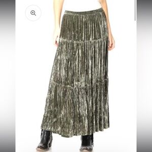 Double D Ranch Green Velvet Tiered Wide Leg Pants Medium